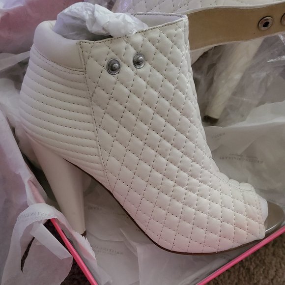 Kristin Cavalari - Chinese Laundry Booties - Picture 2 of 6